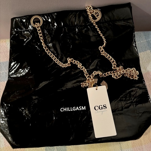 Chillgasm Handbags - New Chillgasm Classic rarBlack and Gold Chain Shoulder Bag rare collection item